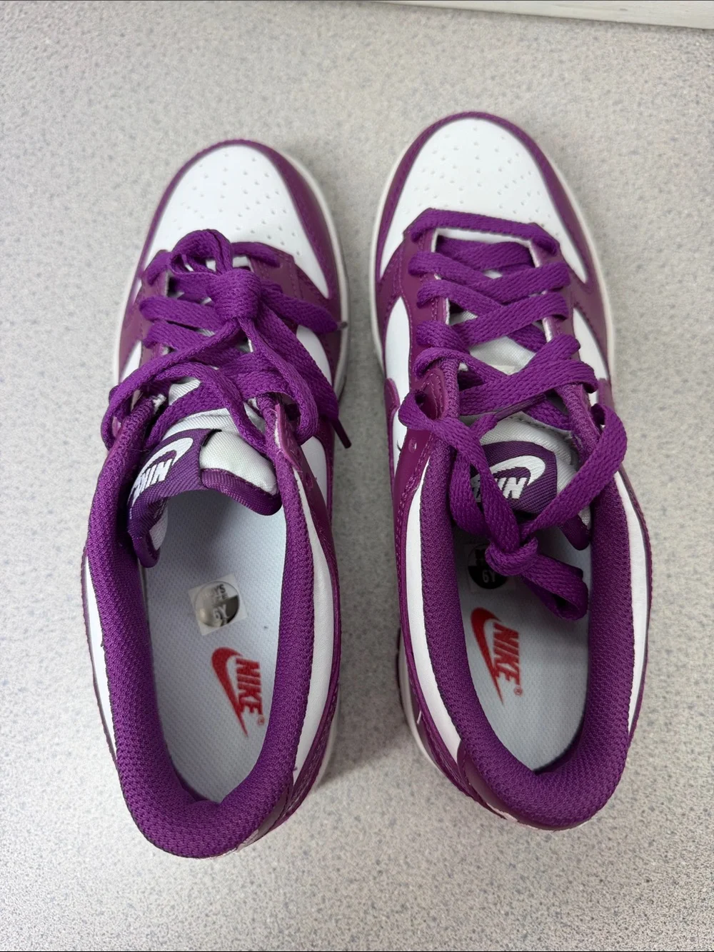 Nike Kids Low-Top Sneakers in Purple and White